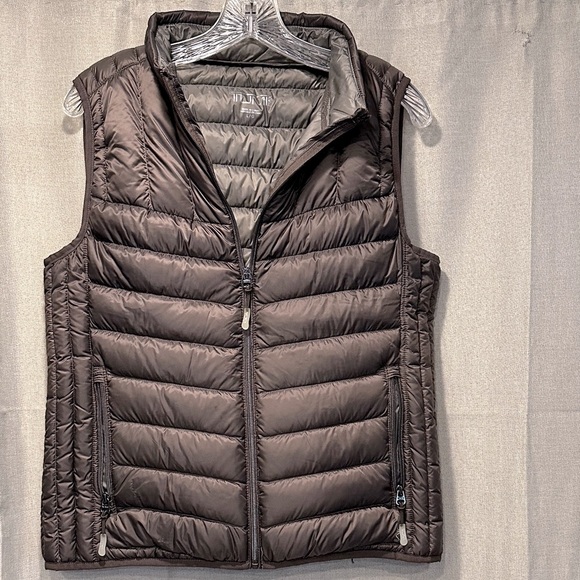 Tumi Pax Men’s Metallic Brown-Gray Packable Puffer Vest Large - Picture 3 of 10